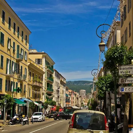 Apartment F3 - Standing Centre Calme Et Climatise *